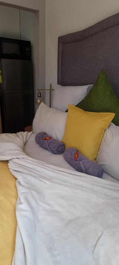 Atterbury Self Catering Studios Претория Екстериор снимка