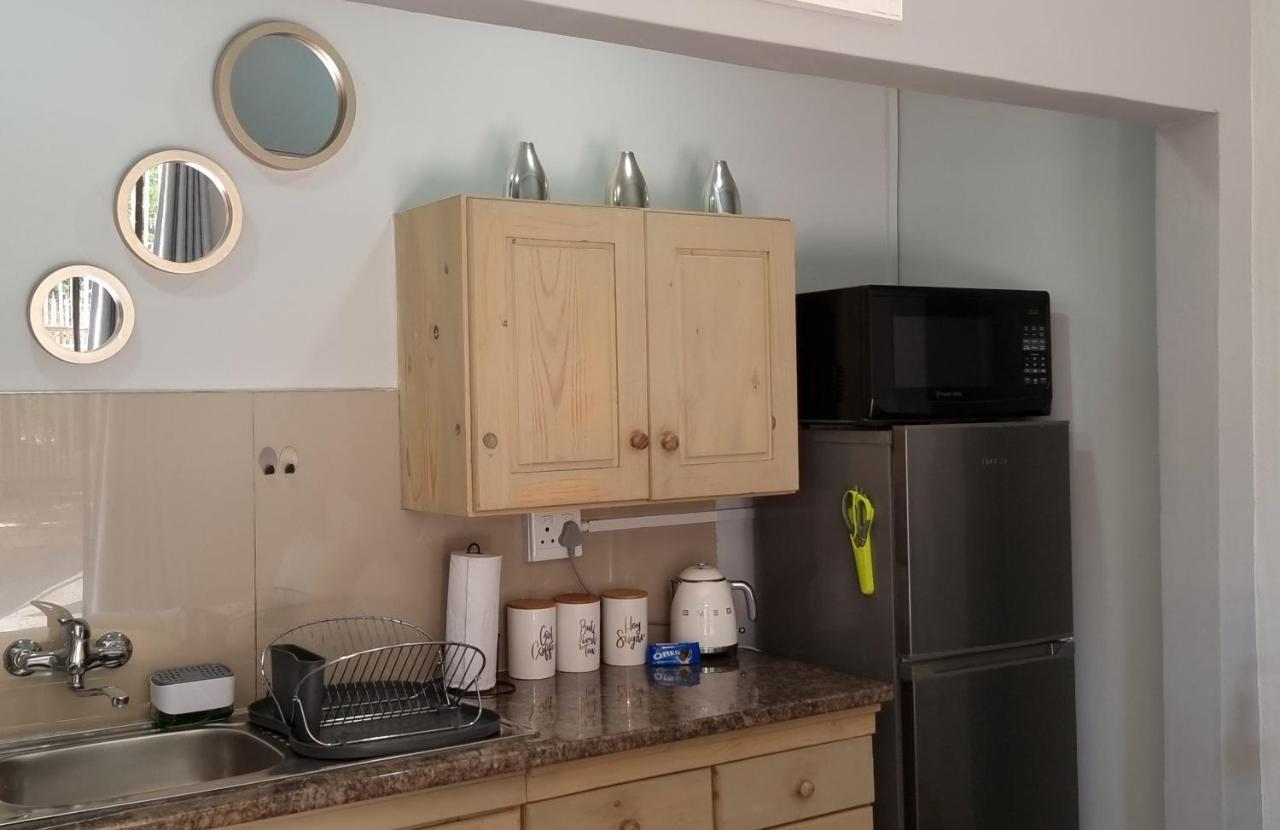 Atterbury Self Catering Studios Претория Екстериор снимка