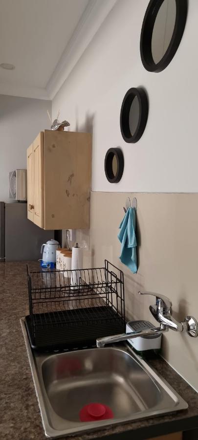 Atterbury Self Catering Studios Претория Екстериор снимка