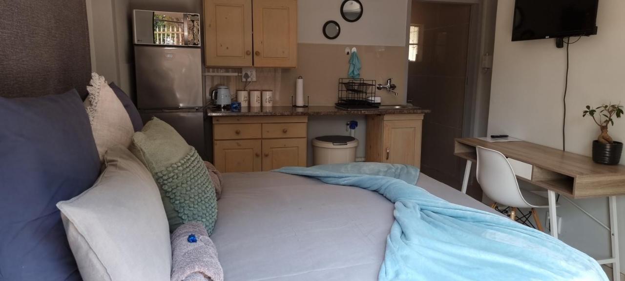 Atterbury Self Catering Studios Претория Екстериор снимка