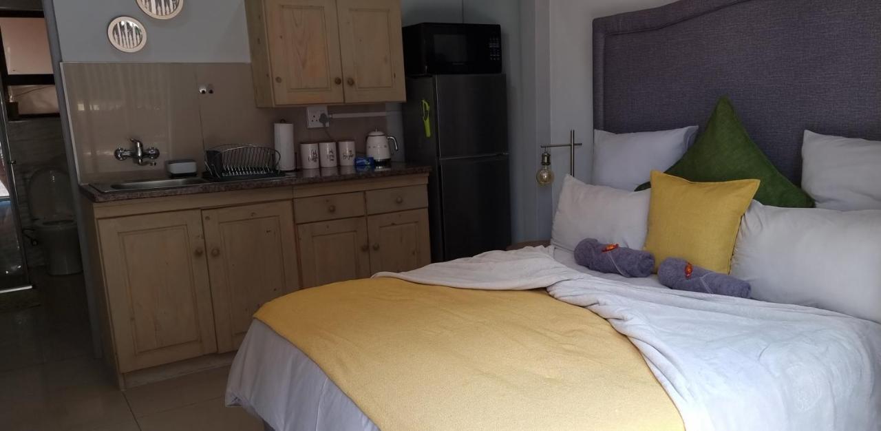 Atterbury Self Catering Studios Претория Екстериор снимка