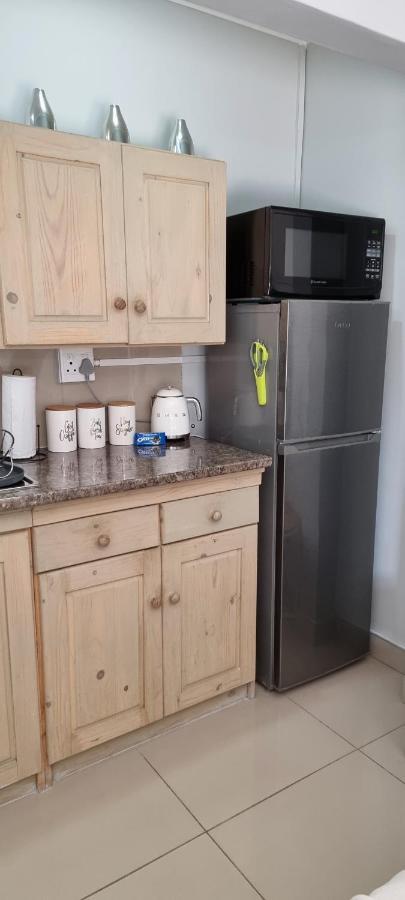 Atterbury Self Catering Studios Претория Екстериор снимка