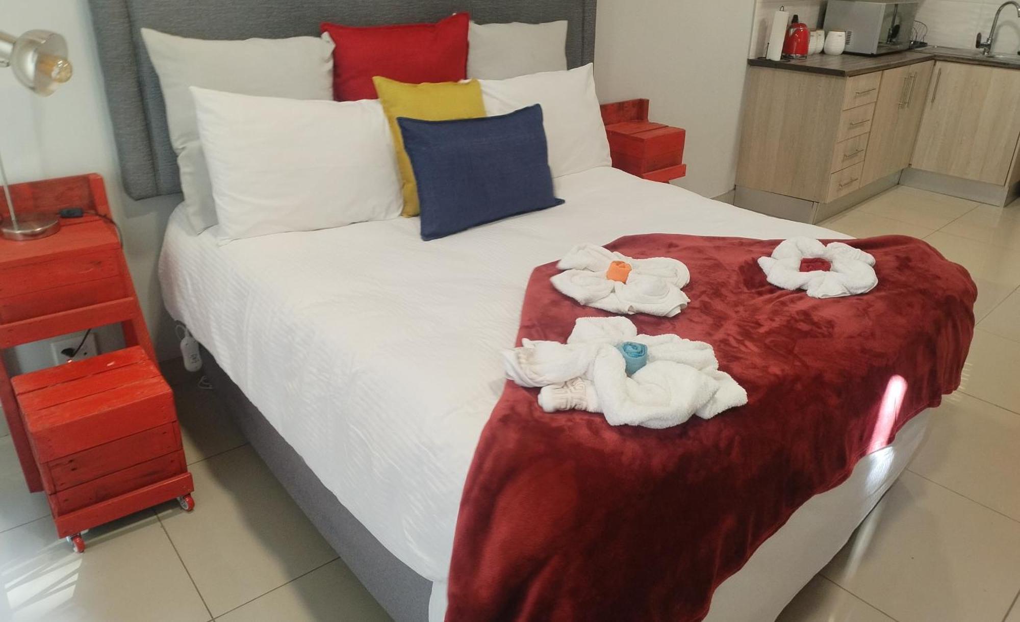 Atterbury Self Catering Studios Претория Екстериор снимка